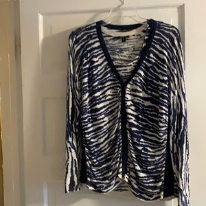 Gorgeous and figure flattering twin set